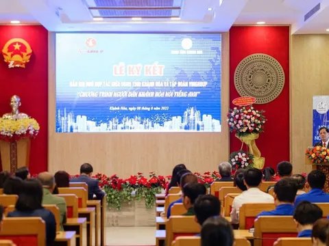 Vingroup hợp tác triển khai chương trình người dân nói tiếng Anh