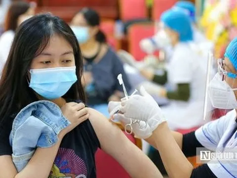 Yêu cầu 5 địa phương tăng cường giám sát tiêm vắc-xin phòng Covid-19 cho trẻ