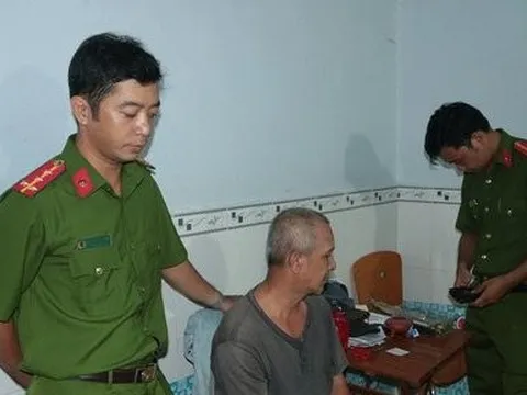 Trà Vinh: Bắt giam 2 đối tượng mua bán súng