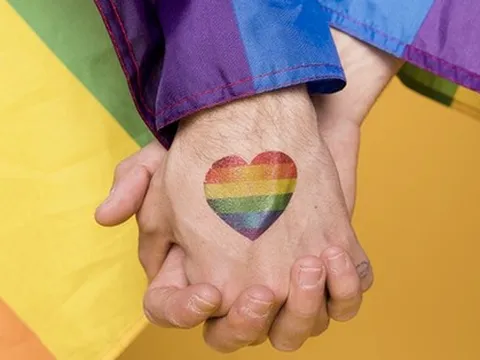 Bộ Y tế nói gì về việc có cơ sở khám chữa bệnh, bác sĩ tự nhận 'chữa khỏi' bệnh đồng tính?