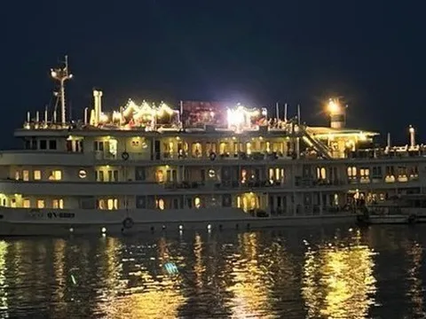 "Tiệc chia tay" Chủ nhiệm CLB Giám đốc CDC miền Bắc trên 2 du thuyền 5 sao