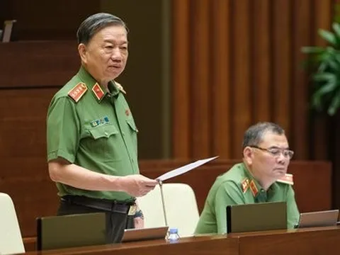 Bộ trưởng Bộ Công an nhận trách nhiệm về hộ chiếu mới