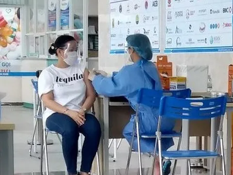 Khánh Hòa tuyên truyền tiêm vắc-xin phòng Covid-19 đến từng khu dân cư