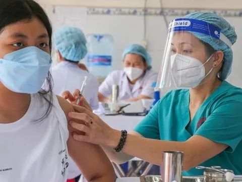 Trẻ mắc Covid-19 nhập viện tăng, lãnh đạo TP HCM lo lắng