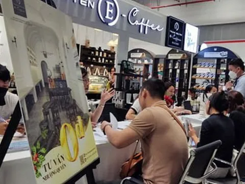 Chuỗi cà phê bùng nổ trở lại