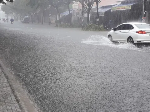 Bão số 2 gây gió giật, mưa lớn tại miền Bắc