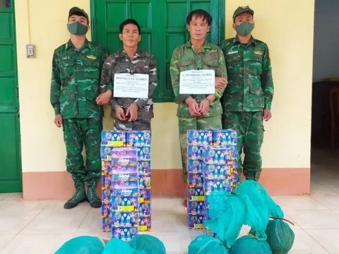 Kon Tum: Bắt 2 đối tượng vận chuyển hàng cấm từ Lào về Việt Nam