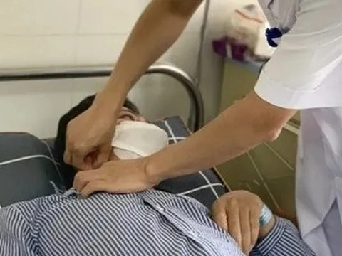 Gắp thành công mảnh gỗ nằm 4 tháng trong đốt sống cổ bệnh nhân