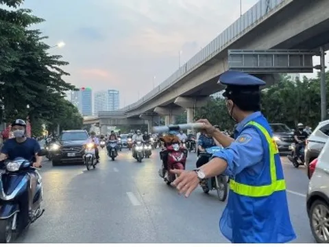 Một tuần phân làn trên đường Nguyễn Trãi: Xe máy vẫn "chung lối" ô tô
