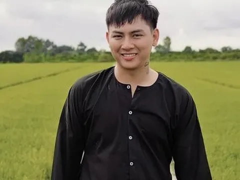 Hoài Lâm xuất hiện rạng rỡ bên bạn gái sau màn livestream “ngủ gật”