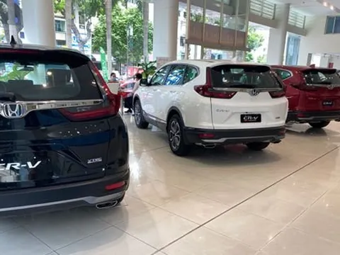 Ôtô, xe máy ế ẩm trong tháng cô hồn