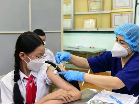 Hà Tĩnh: Phê bình 6 địa phương có tỉ lệ tiêm vắc-xin phòng Covid-19 thấp