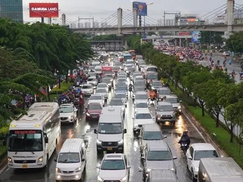 Đề xuất thu phí ô tô vào trung tâm TPHCM: Băn khoăn, lo ngại