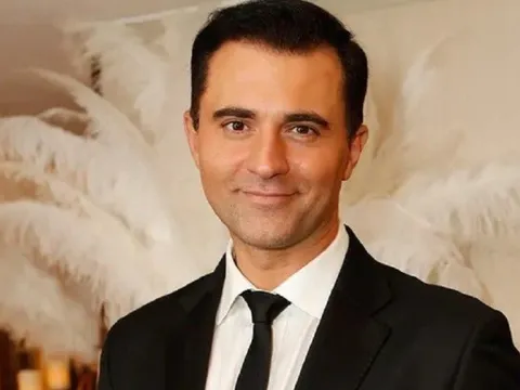 Thần tượng nhạc Pop chết “bí ẩn” trong nhà riêng ở tuổi 42