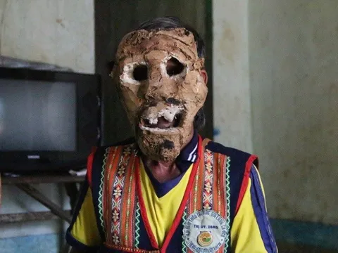 Già A Yứk, người lưu giữ nét đẹp văn hóa nhà mồ của Tây Nguyên