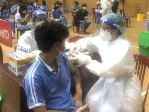 Vụ tiêm vắc-xin phòng Covid-19 mới được nhập học: Đà Nẵng ra văn bản