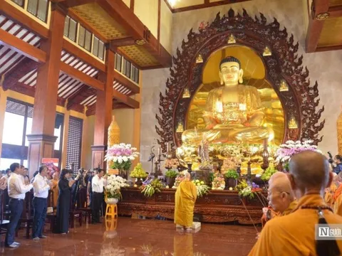 Đại lễ Tưởng niệm-Kỳ siêu đồng bào tử vong và cán bộ, chiến sĩ hy sinh trong đại dịch Covid-19