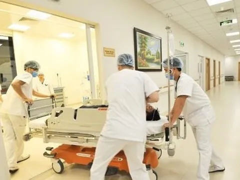 Kỳ tích cứu sống nữ bệnh nhân mắc 3 bệnh 'hiểm' cùng một lúc - 'mười phần chết chín'