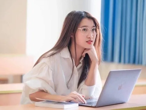 Nhan sắc đời thường trong veo của Á hậu Phương Nhi khiến ai cũng ngưỡng mộ