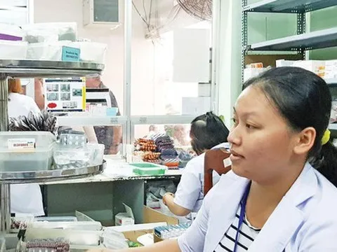 Thuốc giá rẻ trúng thầu: Chất lượng điều trị còn bỏ ngỏ
