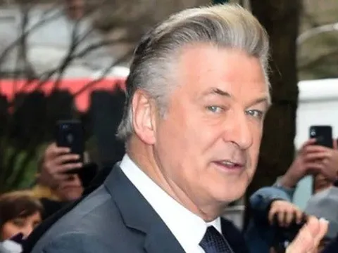 Hậu xả súng gây chết người trên phim trường, Alec Baldwin bị loại khỏi nhiều dự án