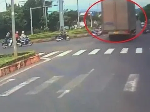 Đắk Lắk: Tài xế xe tải vượt đèn đỏ bị xử phạt, tước giấy phép lái xe