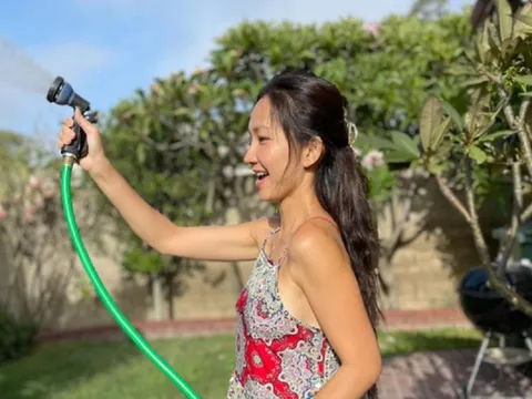 Cơ ngơi hoành tráng ngập hoa trái của diễn viên Kim Hiền ở Mỹ