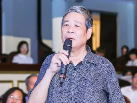 Nhà thơ Nguyễn Thuỵ Kha: "Tôi viết để sau này, con cháu tôi sẽ đọc"