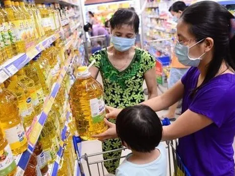 Dầu ăn giảm giá theo xăng
