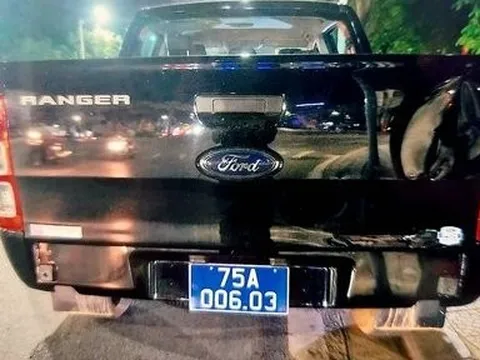 Huế: Cán bộ uống bia rượu đi xe biển xanh gây tai nạn không dừng lại