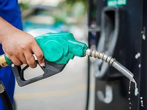Bộ Công Thương thành lập "khẩn" 3 đoàn kiểm tra kinh doanh xăng dầu
