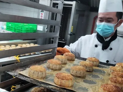 Có gì trong bánh trung thu mà 'hét' giá 20 triệu đồng?