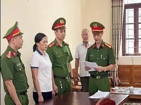 Bắt nữ giáo viên mang sổ đỏ giả đi cầm cố