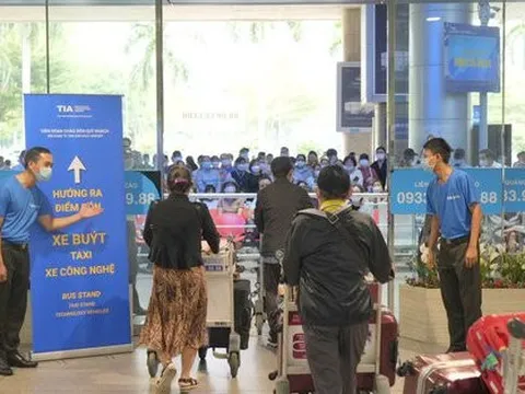 Bất ngờ với lượng hành khách ở sân bay Tân Sơn Nhất