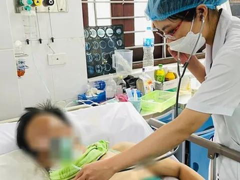 Uống rượu liên tục, người đàn ông ngộ độc methanol nguy kịch