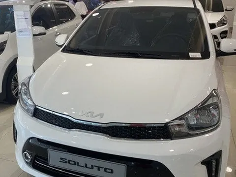 Vừa qua tháng cô hồn, khách mua xe tá hỏa khi nhiều mẫu ôtô tăng giá bán