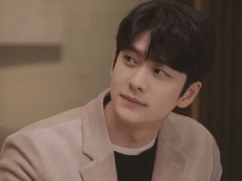 Loạt ảnh đáng yêu hồi nhỏ của Kang Tae Oh "gây bão"