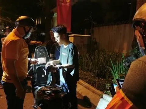 141 hoá trang xử lý nhiều quái xế, bắt nhiều bình “bóng cười”