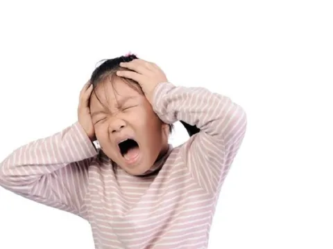 Bác sĩ "mách nước" những dấu hiệu ban đầu khi trẻ nhỏ đột quỵ