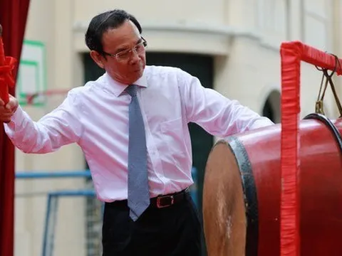 Bí thư Thành uỷ TP HCM đánh trống khai giảng năm học mới