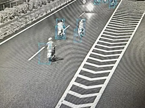 Truy tìm nhóm thanh niên làm chuyện liều lĩnh trên cao tốc TP HCM - Long Thành - Dầu Giây