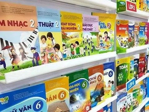 Bộ Tài chính đề xuất áp giá trần với sách giáo khoa