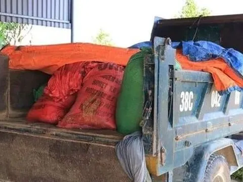 Phát hiện 1 tấn mỡ bò không rõ nguồn gốc chuẩn bị đi tiêu thụ