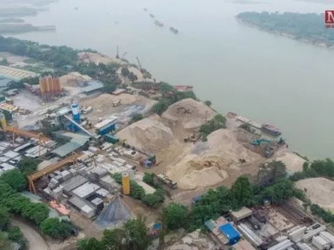 Chủ tịch Hà Nội yêu cầu xử lý hình sự đối tượng bảo kê khai thác cát trái phép