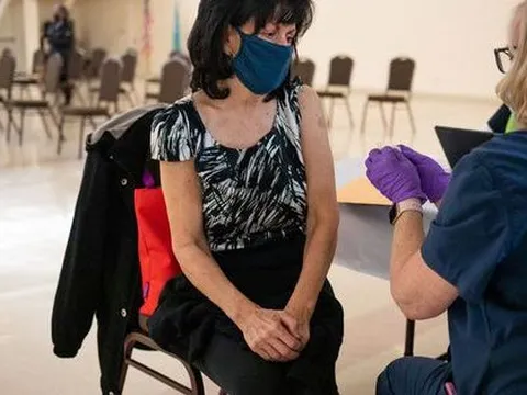 Mỹ: Sẽ còn tiêm Covid-19 nhiều lần sau mũi 4, theo "kiểu mới"