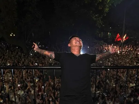 Ca sĩ Tuấn Hưng nói gì khi bị xử phạt 12,5 triệu đồng do tổ chức liveshow ở ban công?