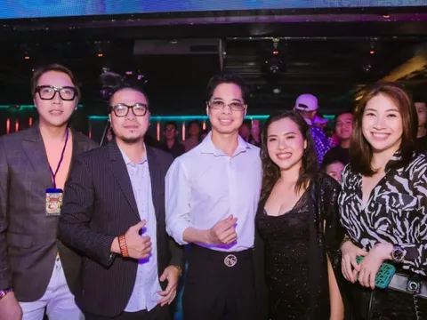 Đạo diễn Thanh Nhân, ca sĩ Ngọc Sơn và dàn sao Việt hội ngộ trong ngày giỗ Tổ nghề