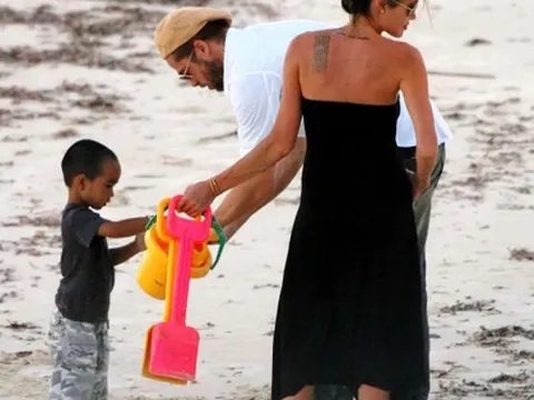 Angelina Jolie bị khui tự tung ảnh ngoại tình với Brad Pitt