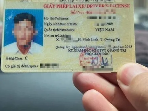 Bị kiểm điểm vì trả nhầm bằng lái xe vi phạm trước thời hạn