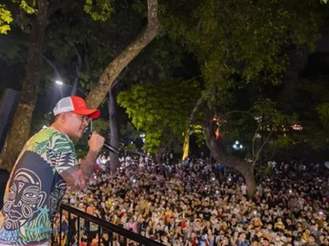 Tuấn Hưng bị xử phạt 12,5 triệu đồng do tổ chức liveshow ở ban công không xin phép